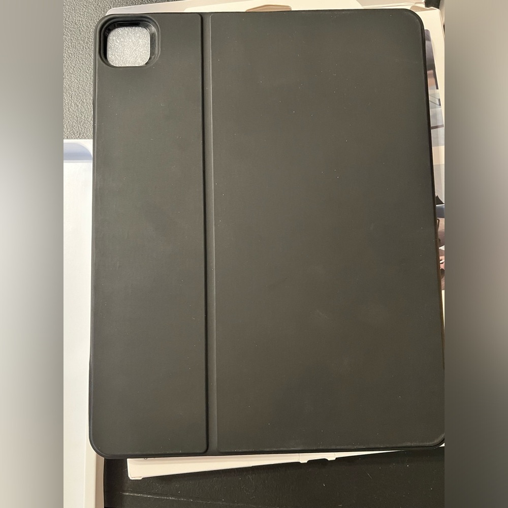 ESR for iPad Pro 12.9 Folio Case (2022/2021, 6th/5th Generation) - Picture 13 of 16
